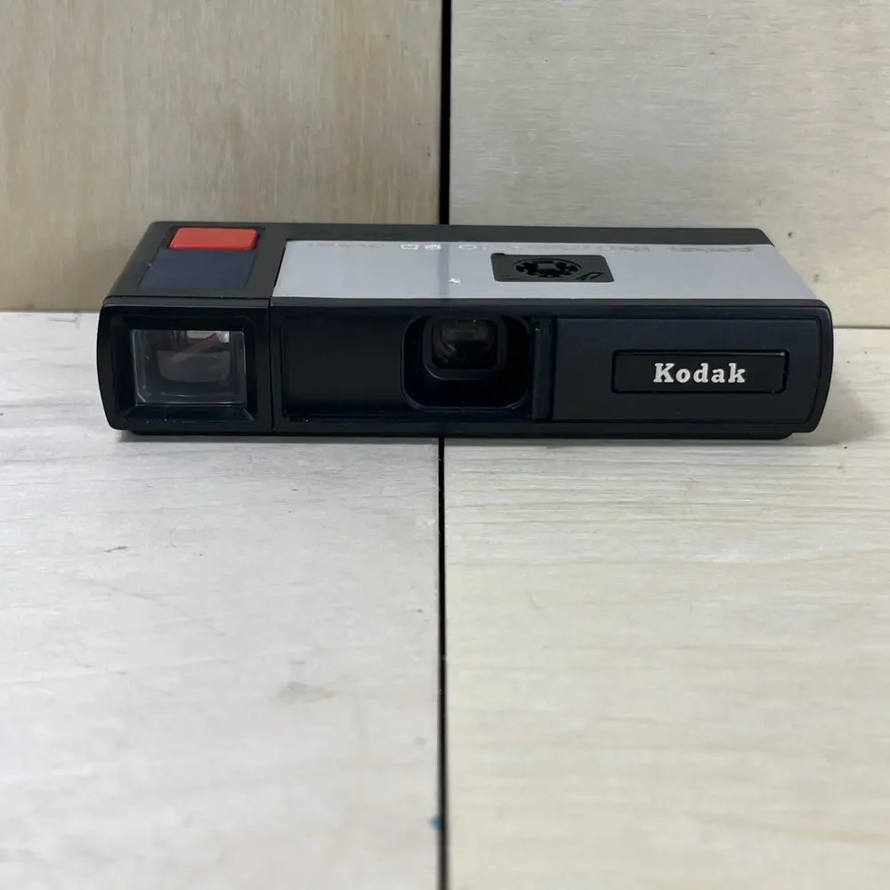 Vintage 1972 Kodak Pocket Instamatic 20 Camera UNTESTED With Case